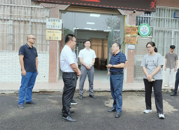 市總工會(huì)調(diào)研組到縣（市、區(qū)） 開(kāi)展基層工會(huì)組織建設(shè)工作調(diào)研
