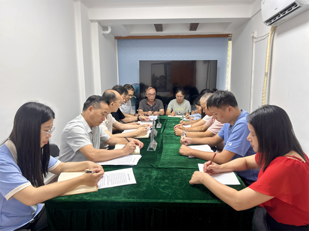 市總工會調(diào)研組到萬秀區(qū)、長洲總工會指導交流工會工作