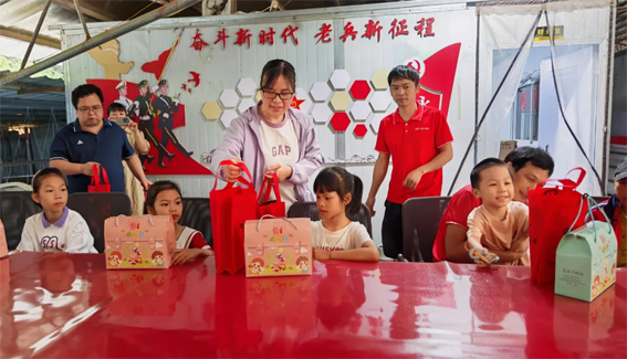 藤縣總工會(huì)開展“六一暖童心 關(guān)愛護(hù)成長(zhǎng)”系列慰問活動(dòng)，為300余名特殊群體兒童送溫暖